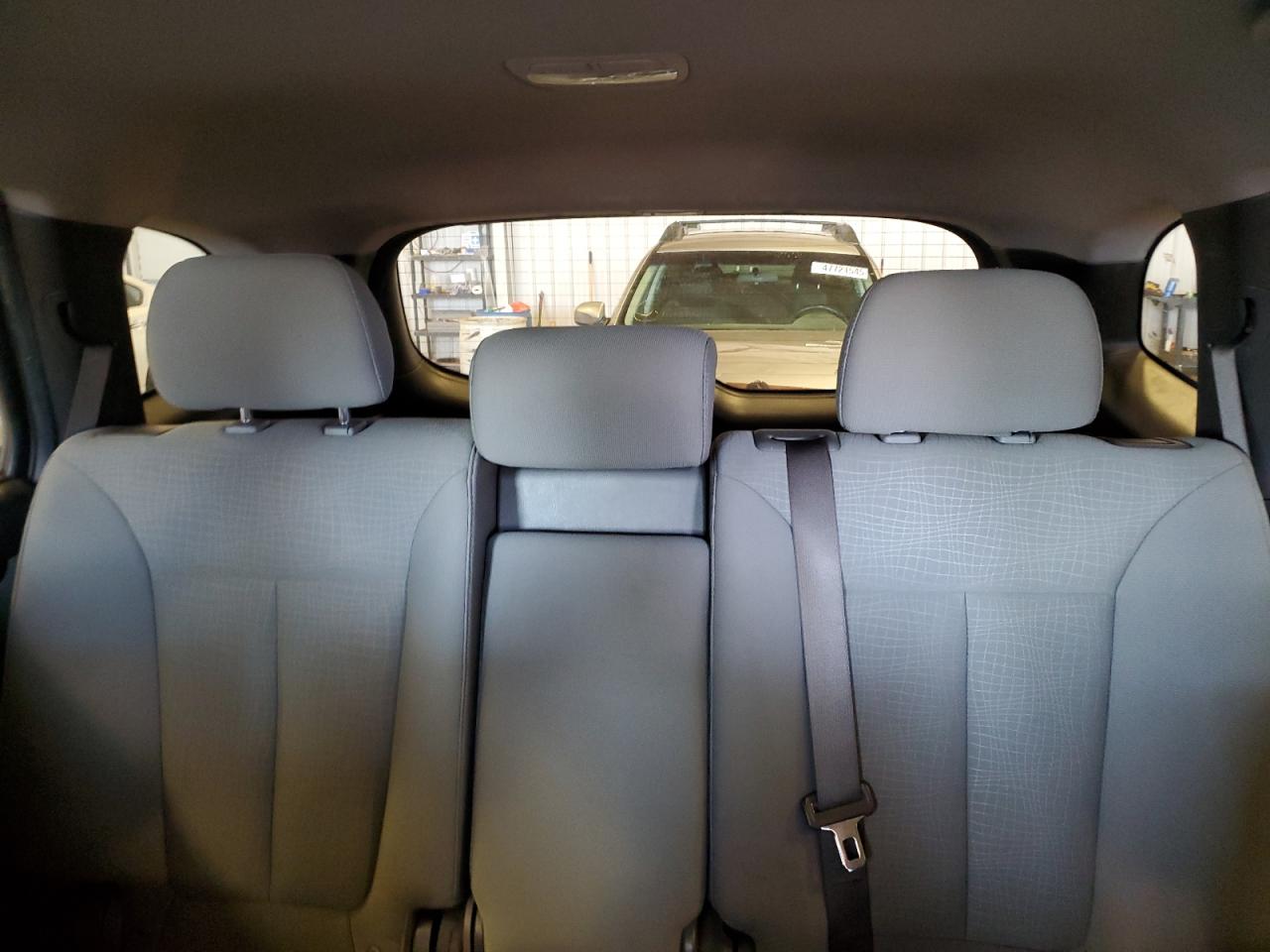 2012 Hyundai Santa Fe - Image 10