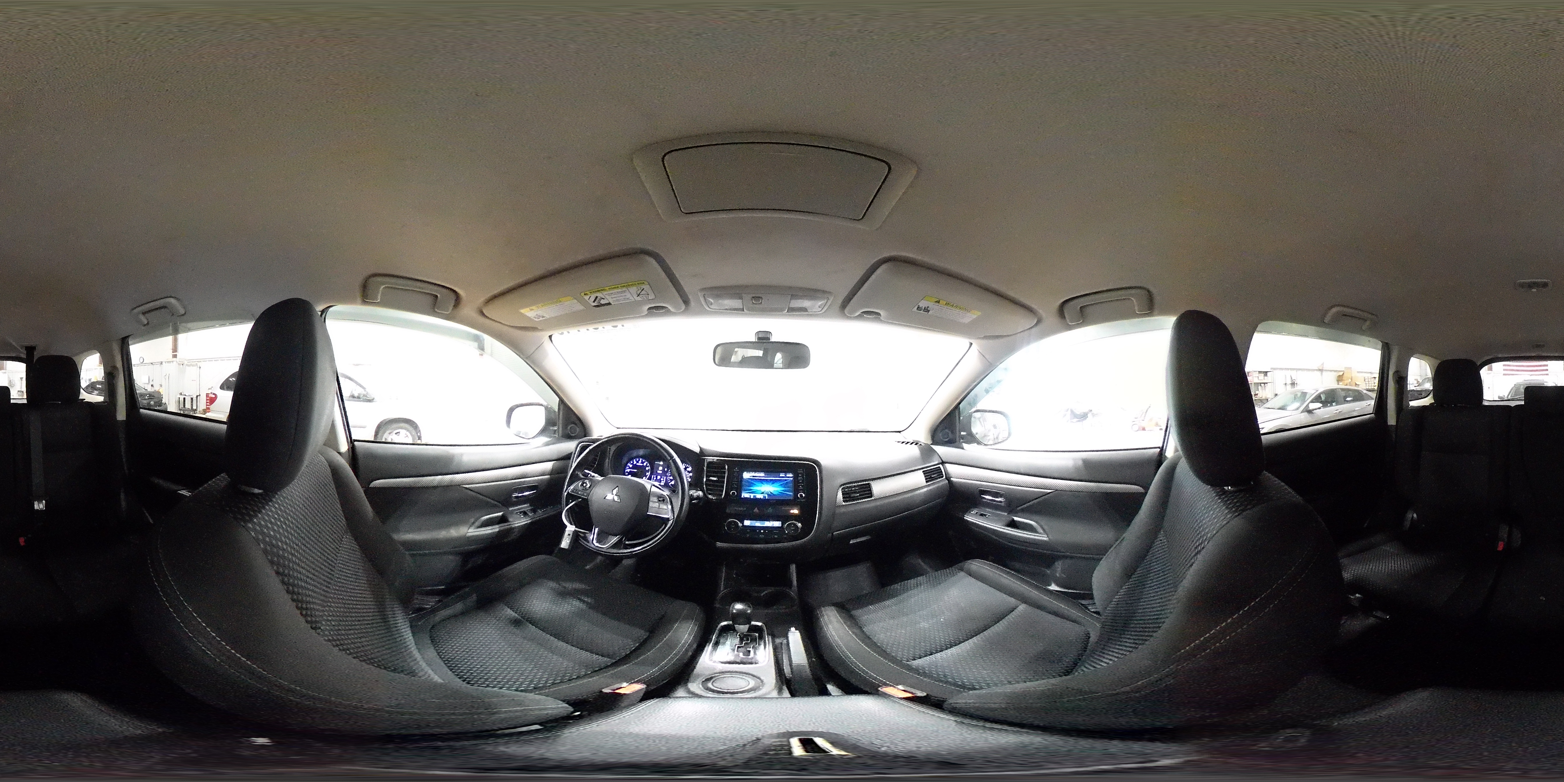 2016 Mitsubishi Outlander - Image 14