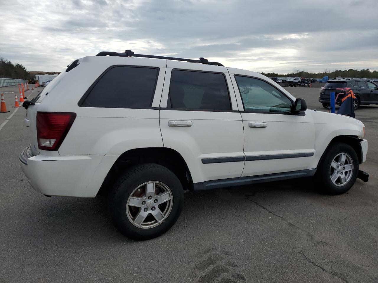 2007 Jeep Grand Cherokee - Image 3