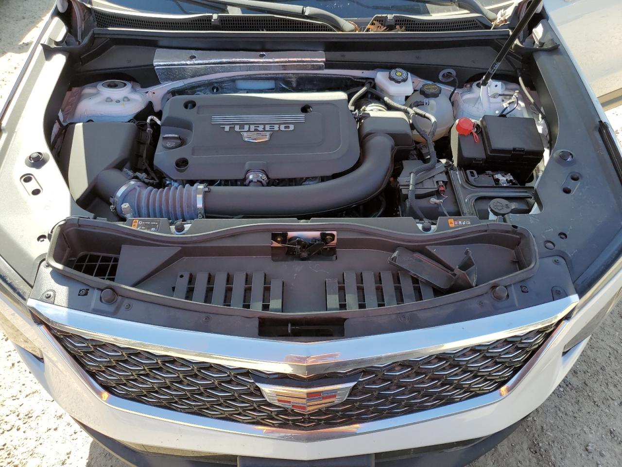 2024 Cadillac Xt4 Premium Luxury VIN: 1GYFZCR44RF239840 Lot: 48870445