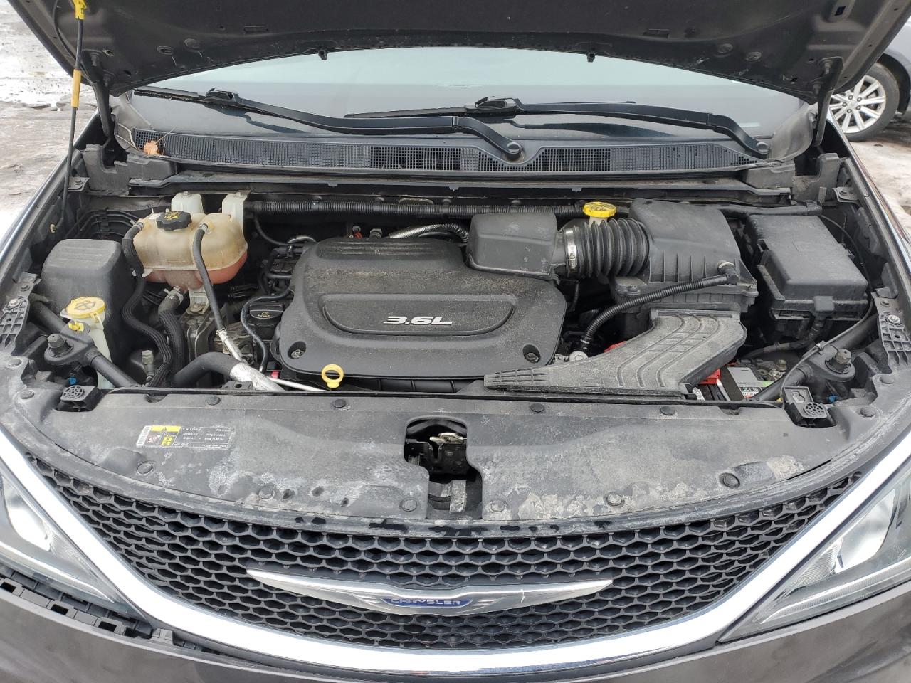 2017 Chrysler Pacifica - Image 12