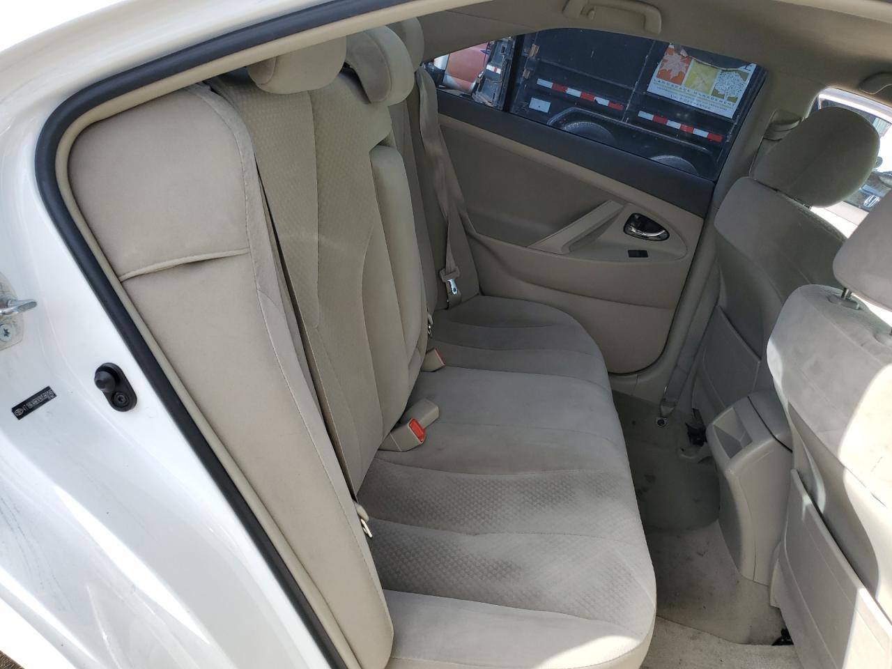 2009 Toyota Camry - Image 10