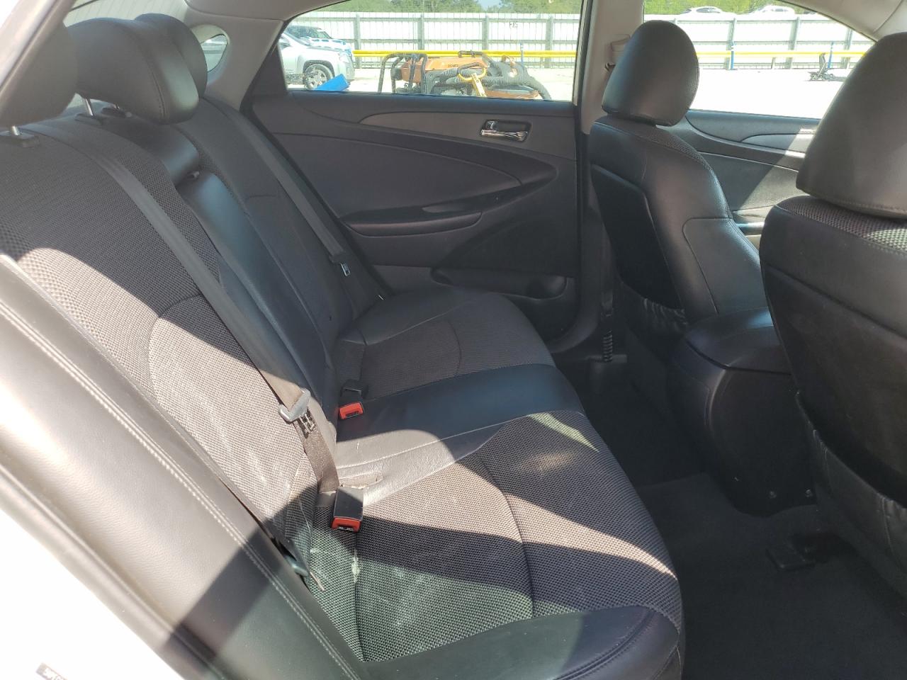 2012 Hyundai Sonata - Image 10