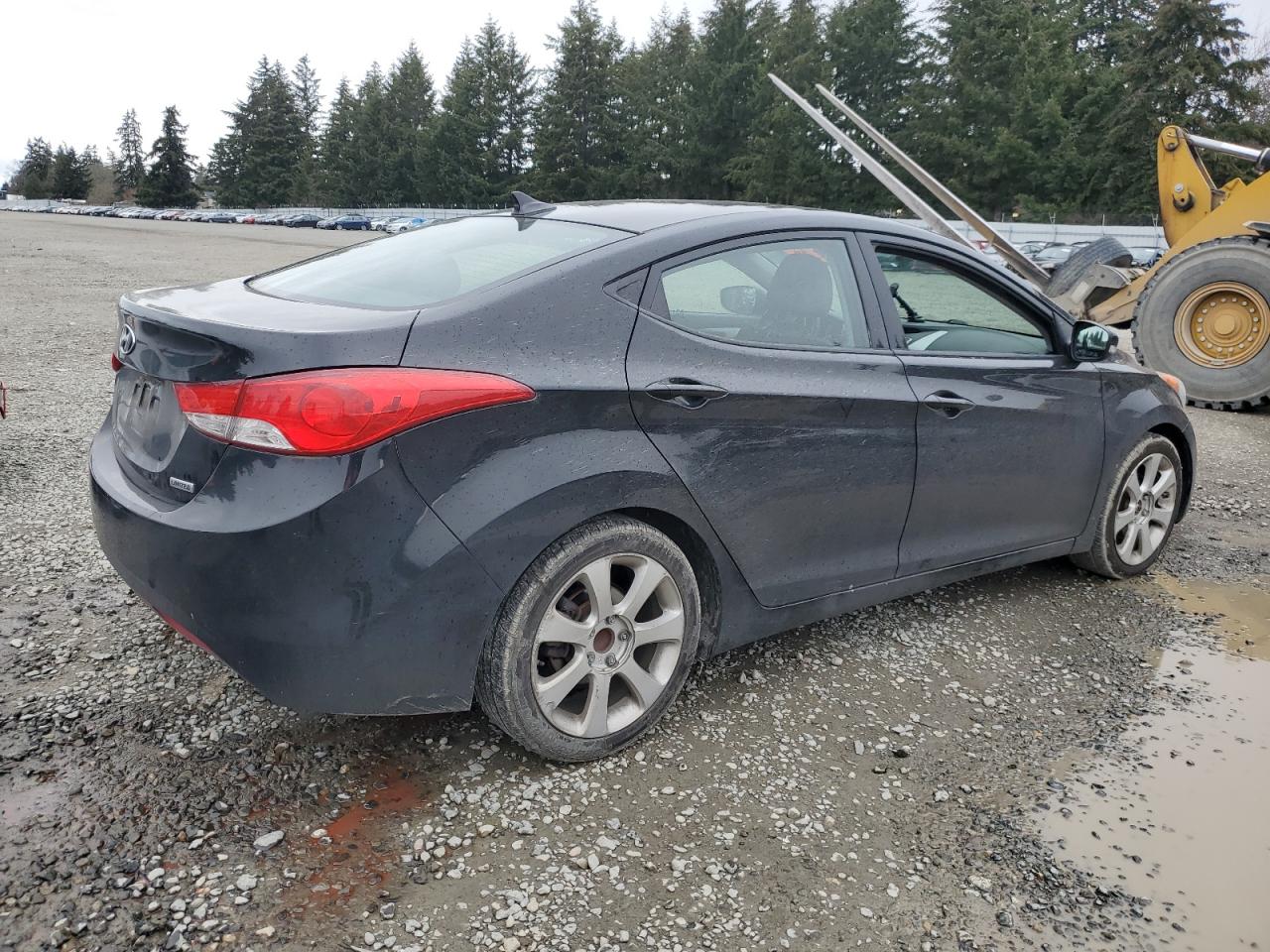 2013 Hyundai Elantra - Image 3