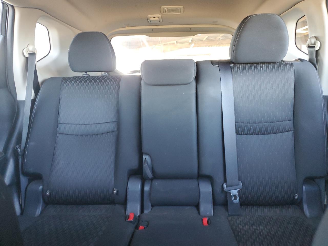 2017 Nissan Rogue - Image 10