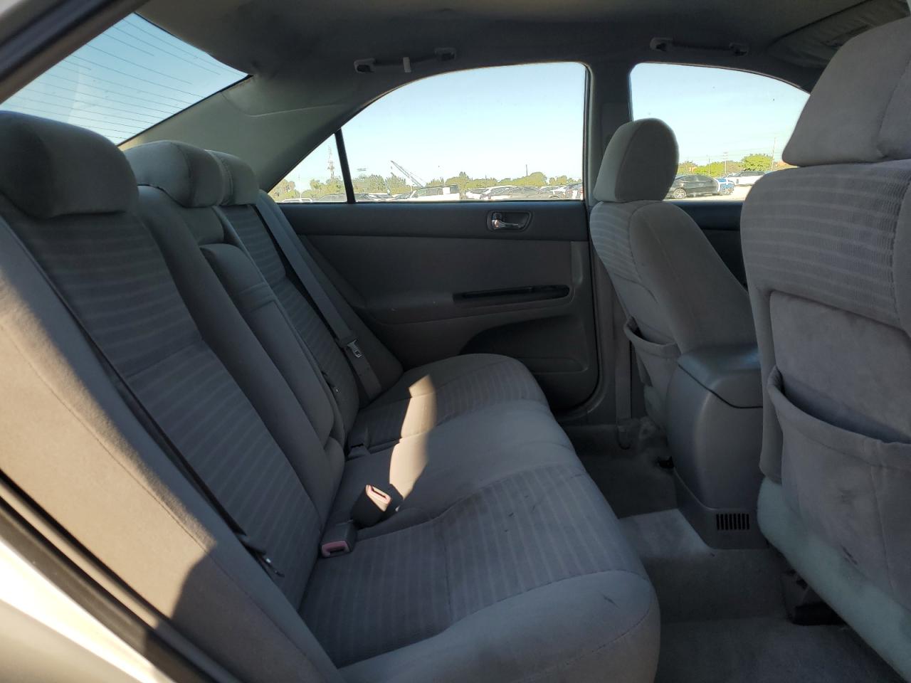 2005 Toyota Camry - Image 10