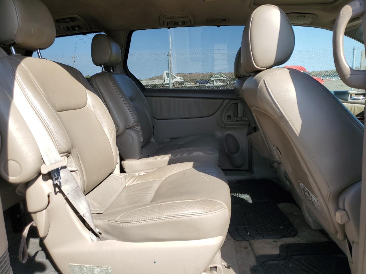 2002 Honda Cr-V Lx VIN: JHLRD78422C047806 Lot: 48637555