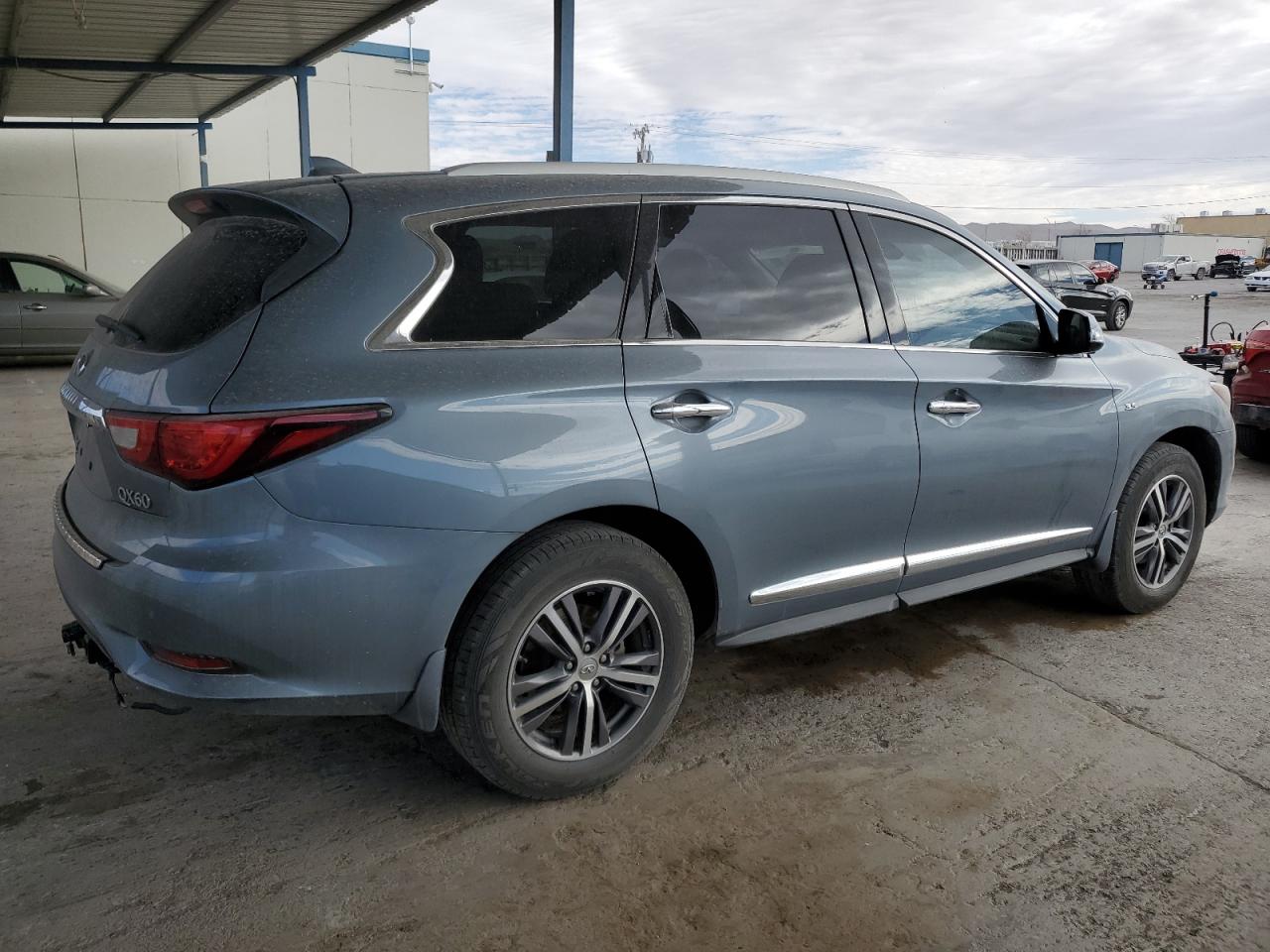 2017 Infiniti QX60 - Image 3