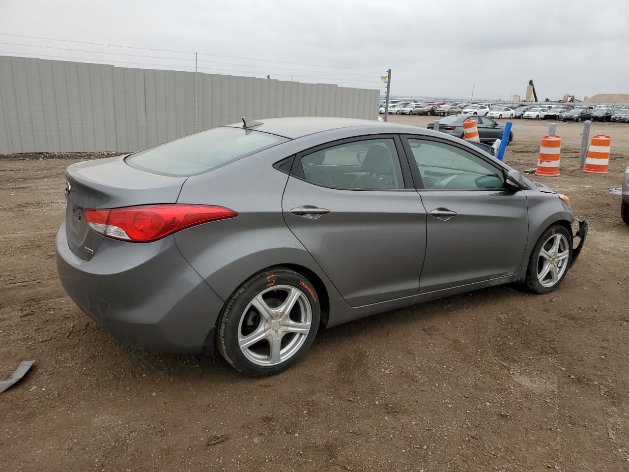 2013 Hyundai Elantra - Image 3