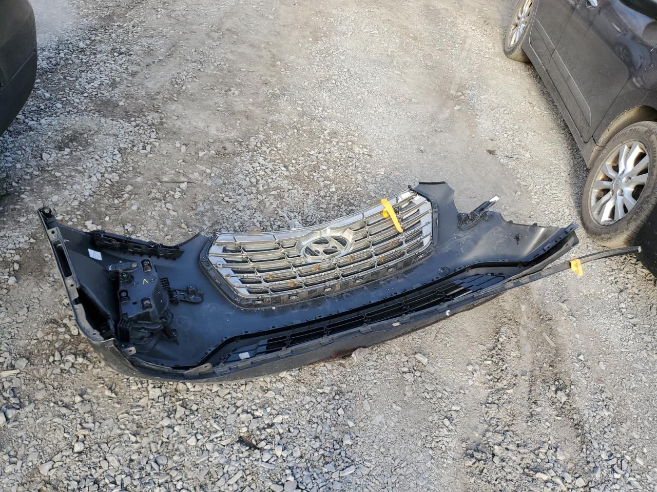 2017 Hyundai Santa Fe - Image 13