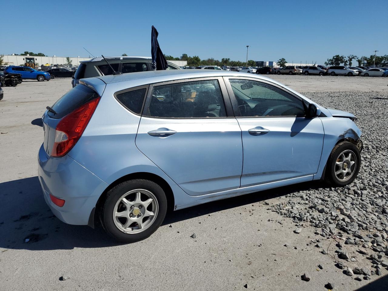 2013 Hyundai Accent - Image 3