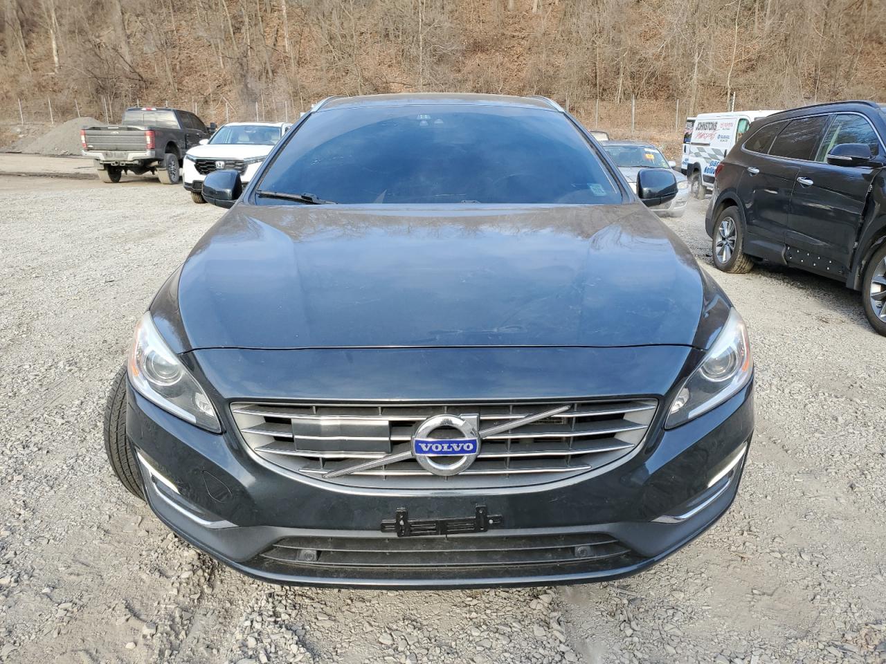 2016 Volvo V60 - Image 5