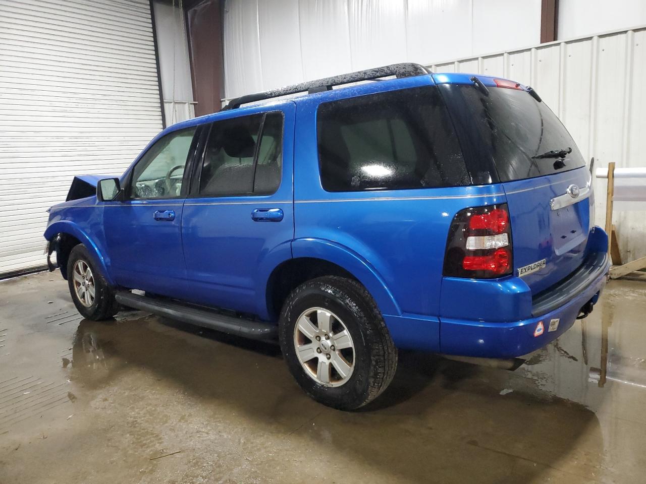 2010 Ford Explorer - Image 2