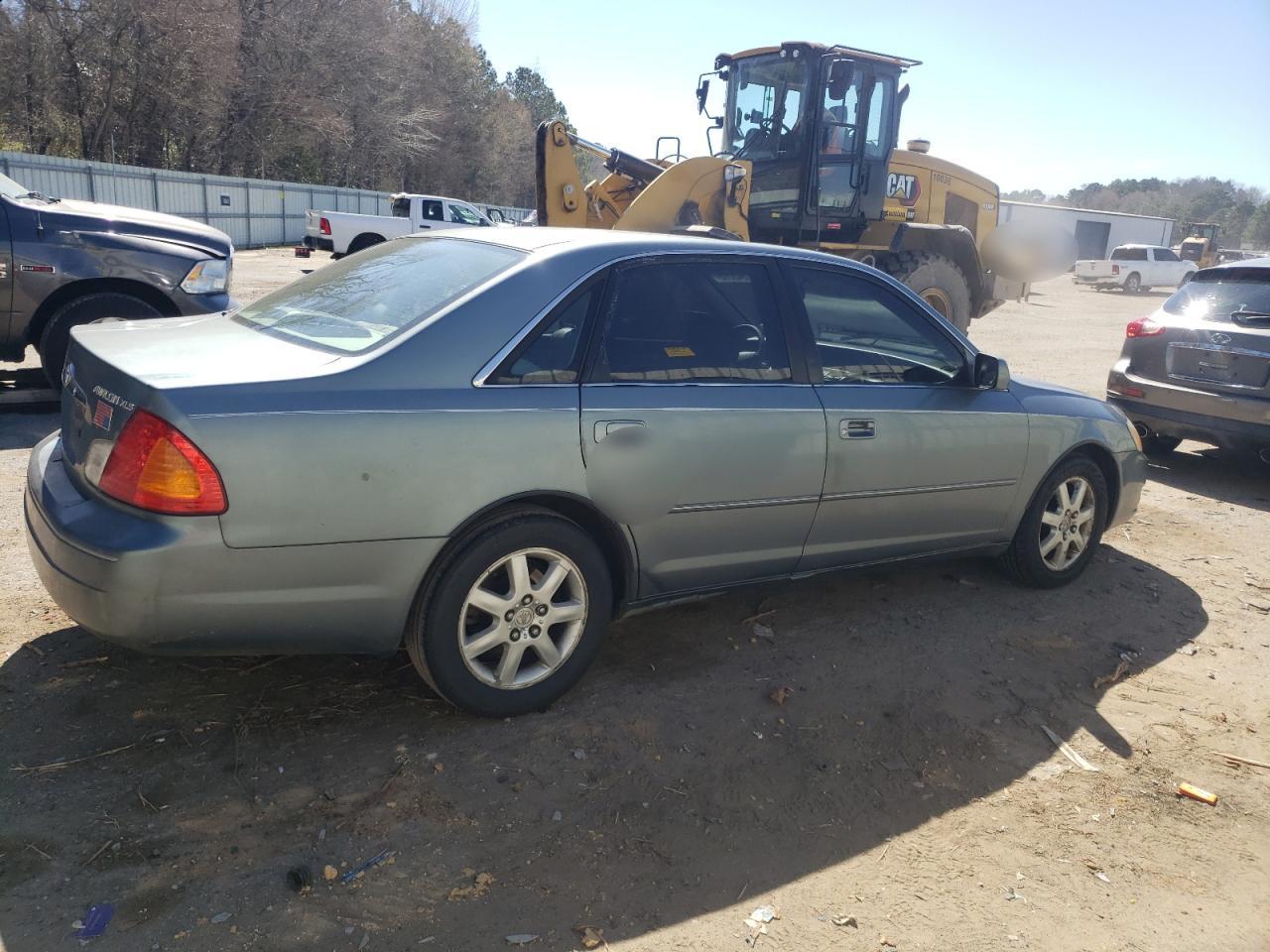 2001 Toyota Avalon - Image 3