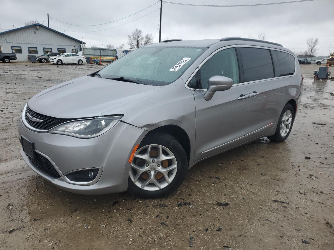 2017 Chrysler Pacifica - Image 1