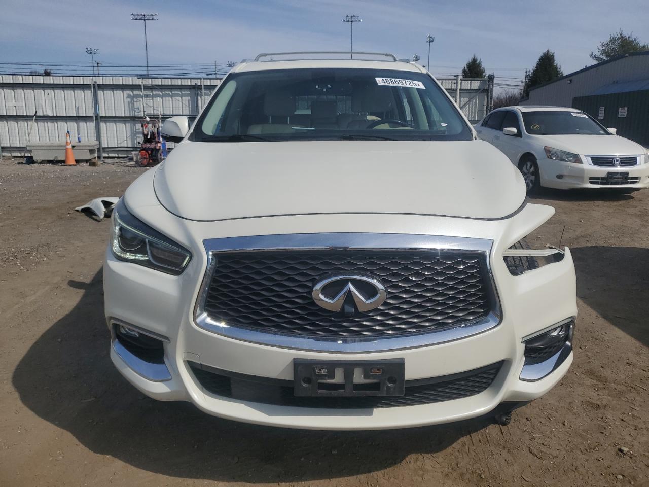 2017 Infiniti QX60 - Image 5