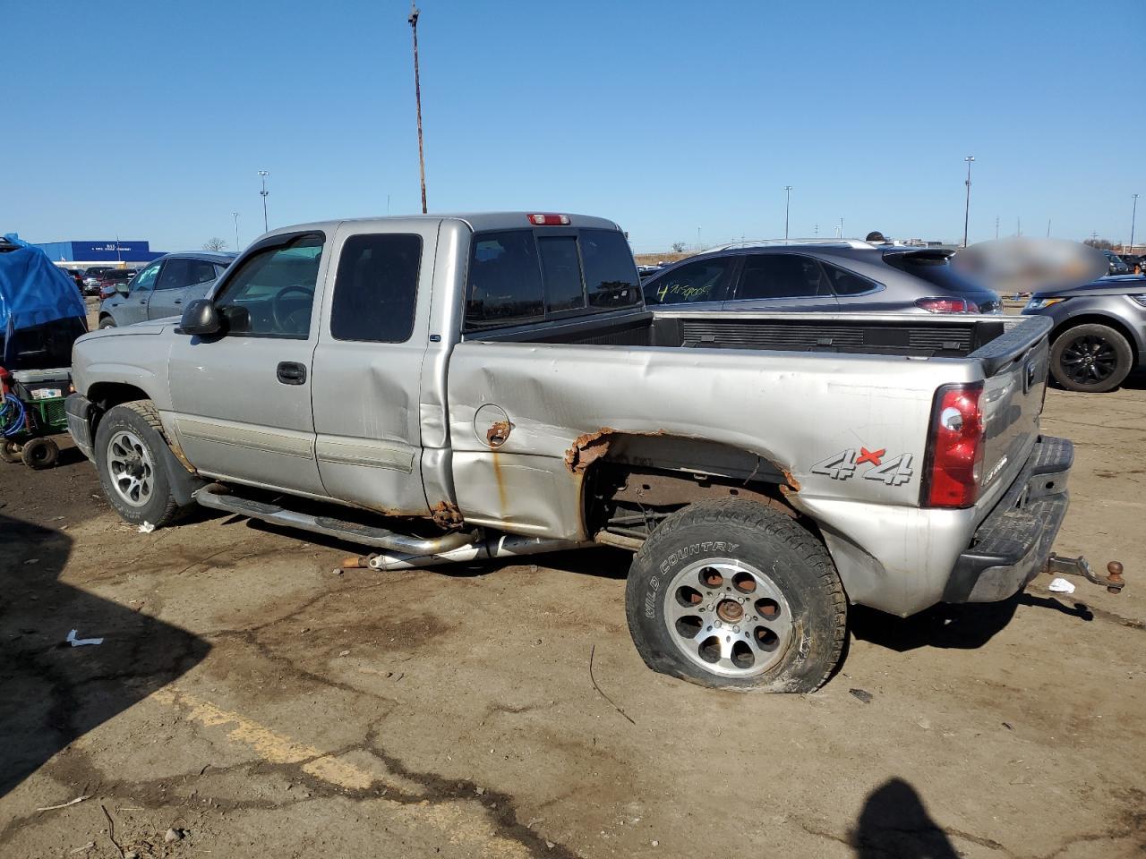 2005 Chevrolet Silverado - Image 2