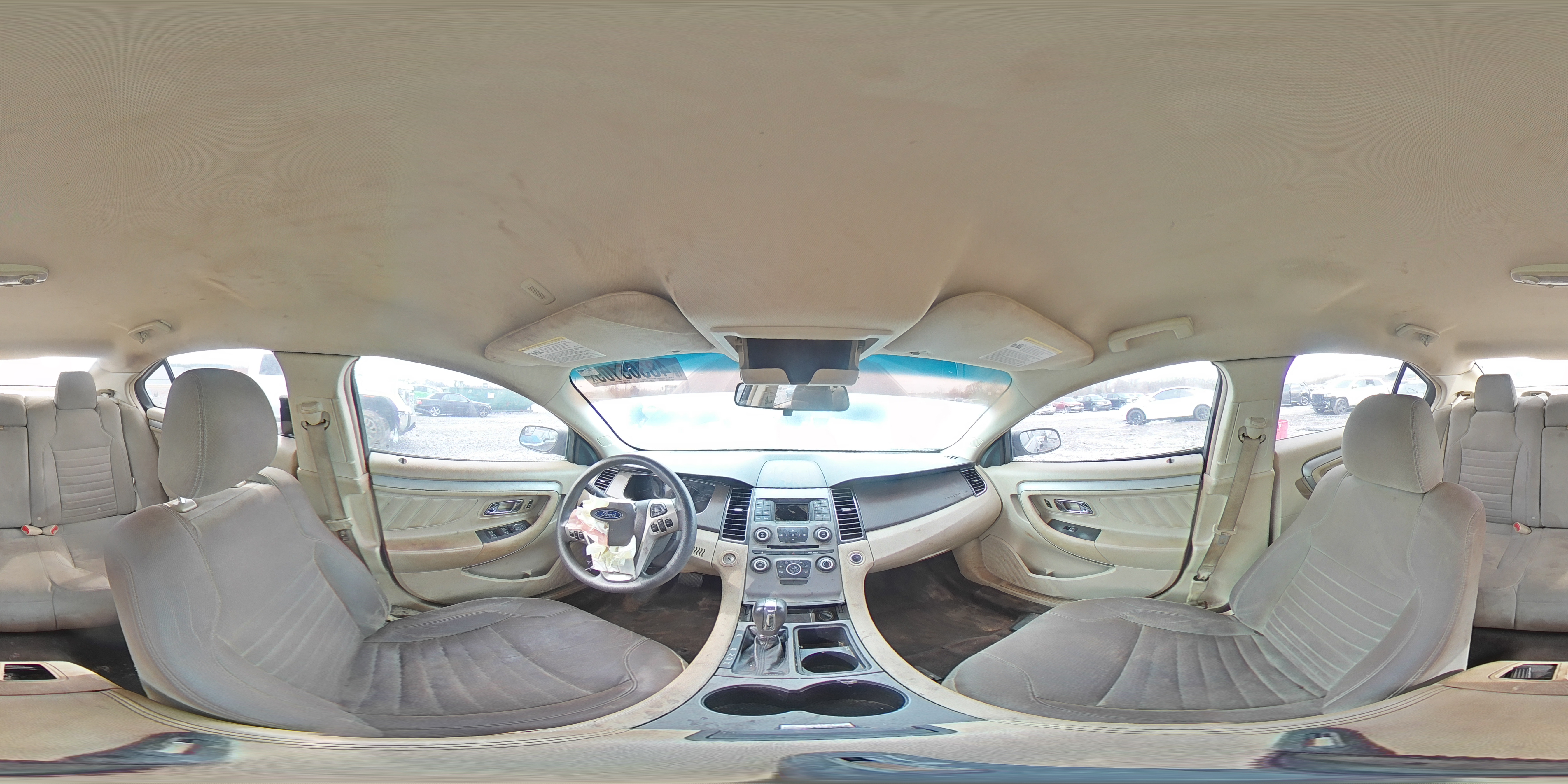 2015 Ford Taurus - Image 14
