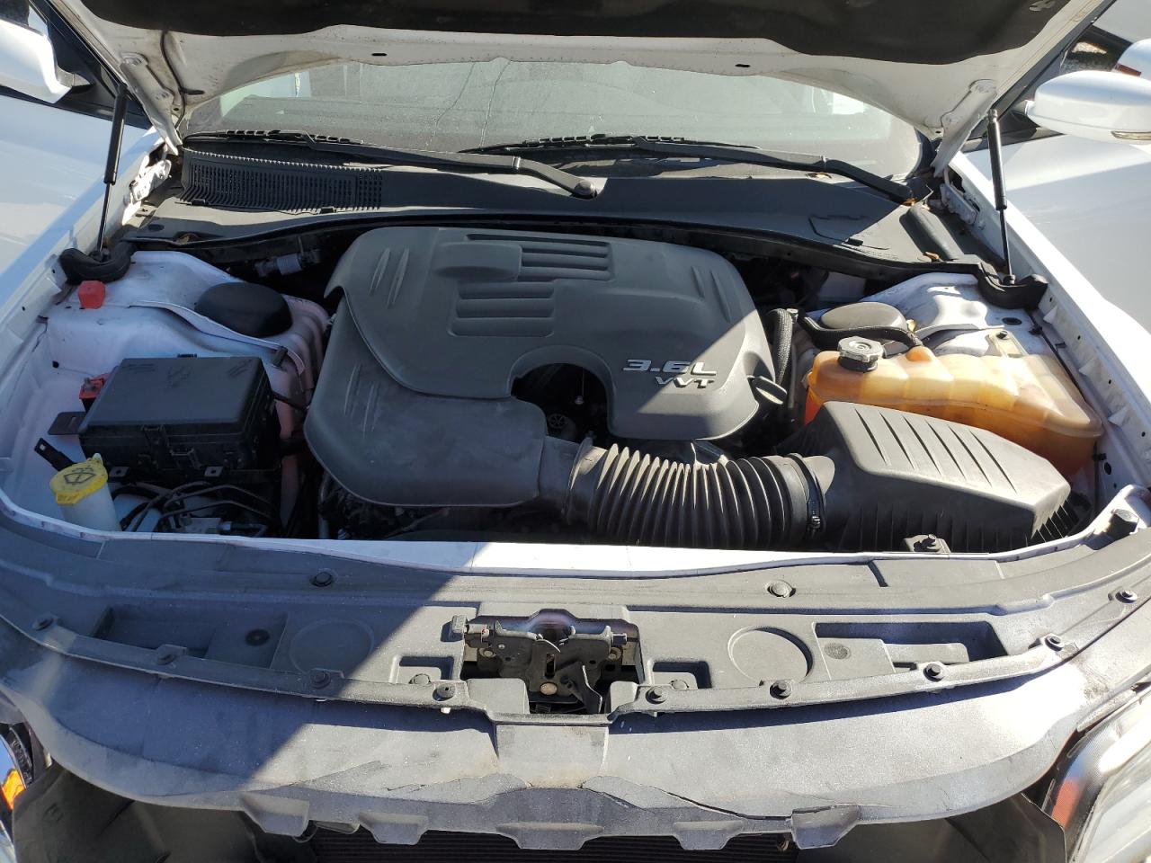2021 Chrysler 300 - Image 11
