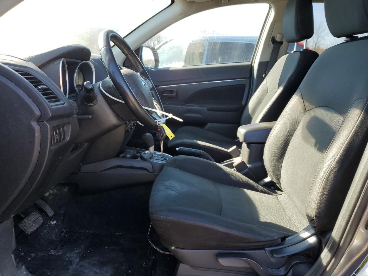 2015 Mitsubishi Outlander - Image 7