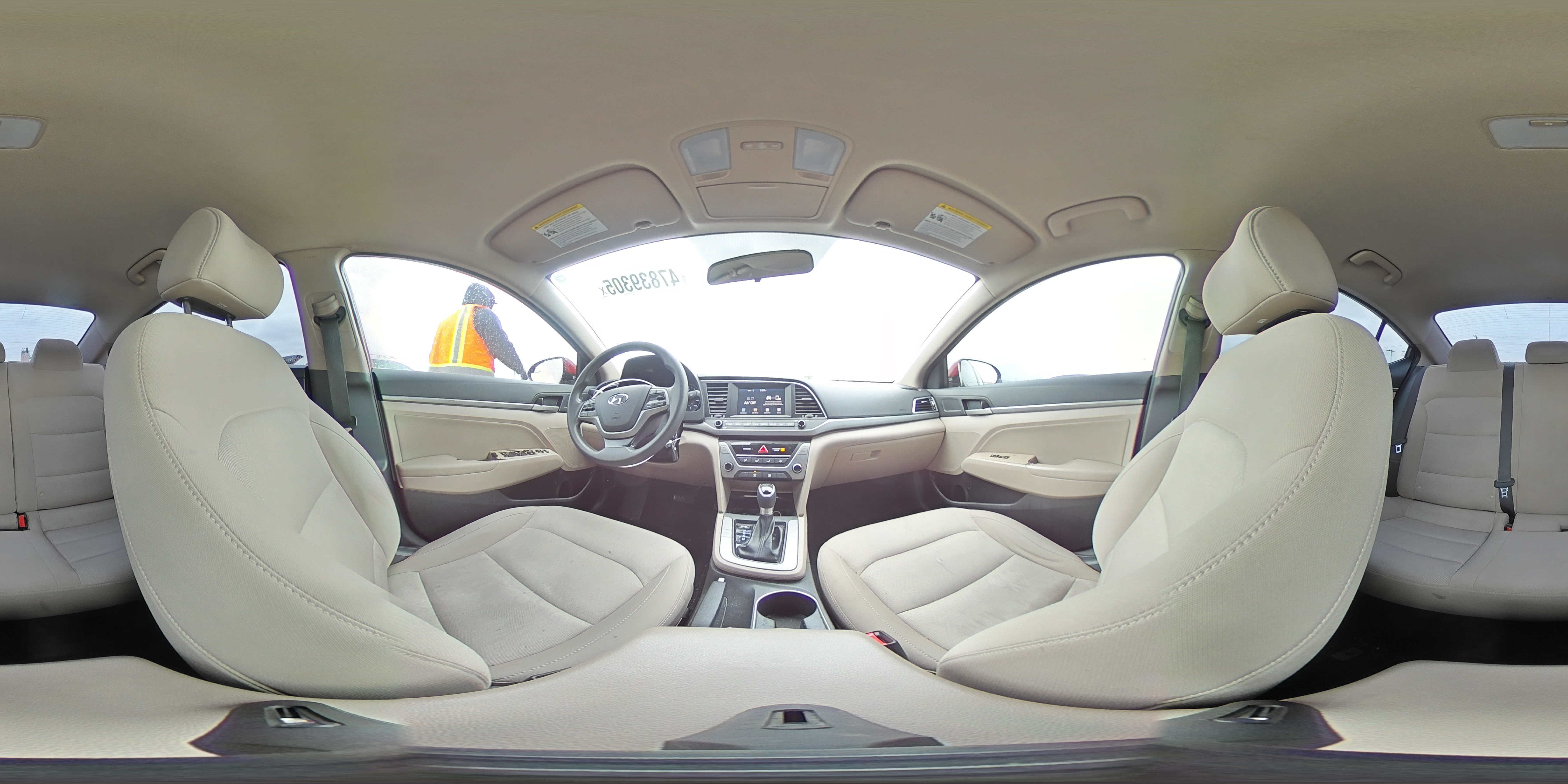 2017 Hyundai Elantra - Image 13