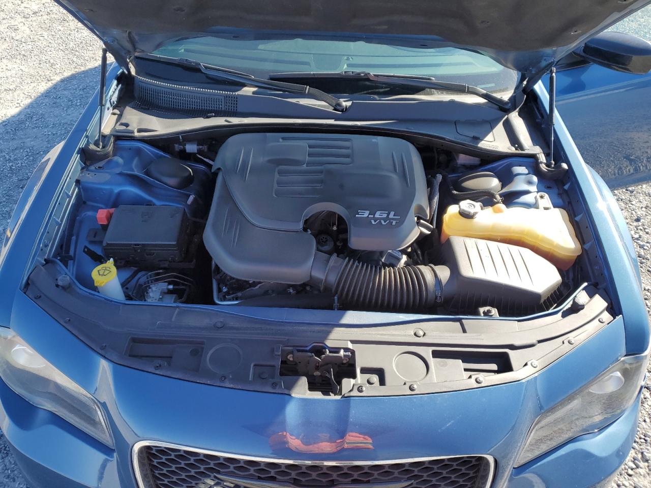 2021 Chrysler 300 - Image 13