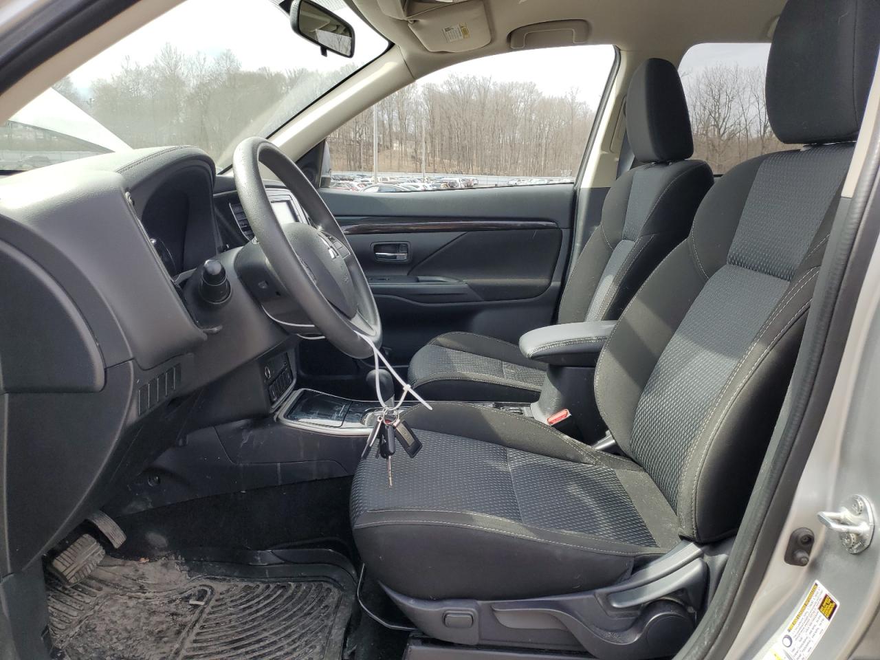 2020 Mitsubishi Outlander - Image 7