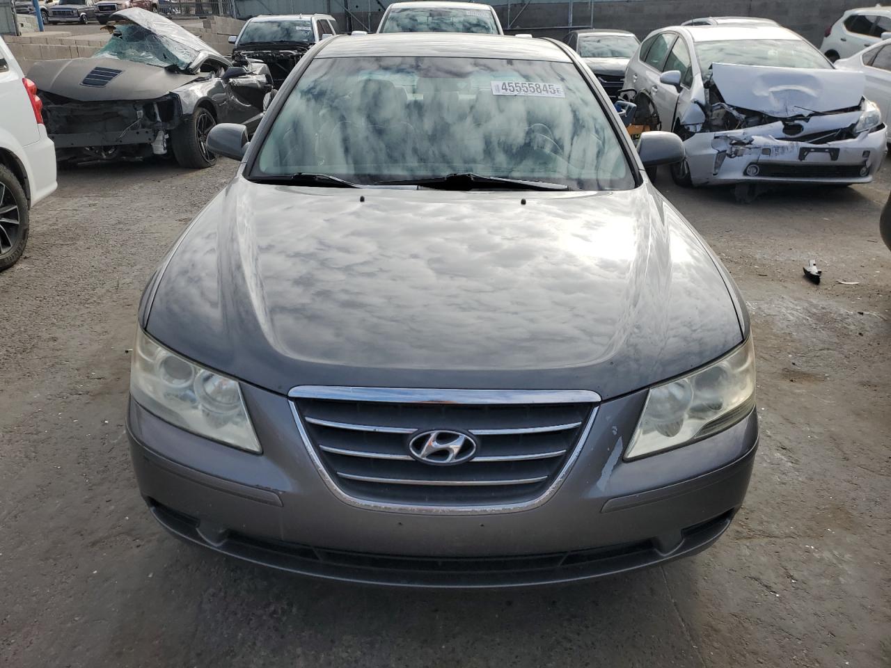 2010 Hyundai Sonata - Image 5