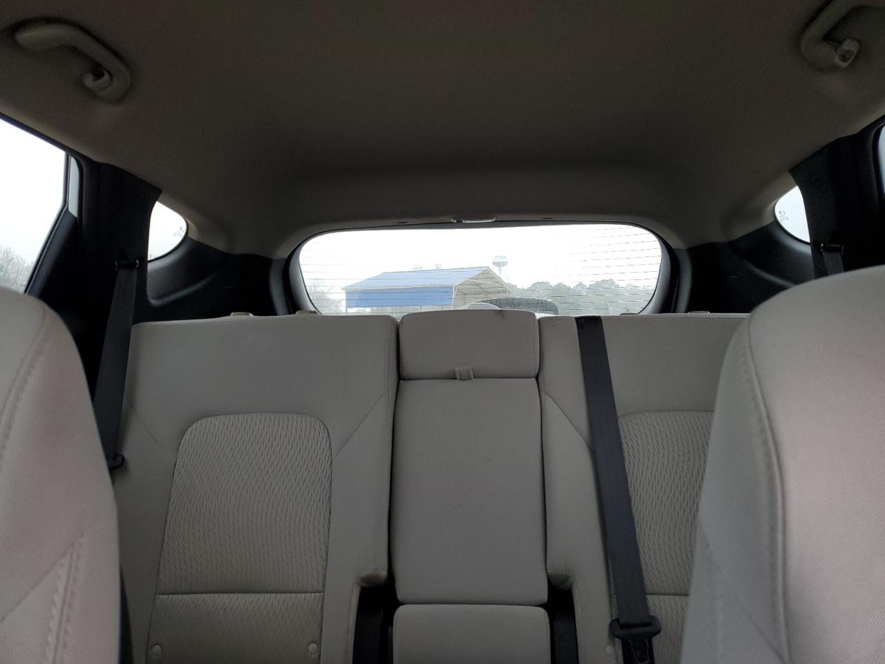2017 Hyundai Santa Fe - Image 10