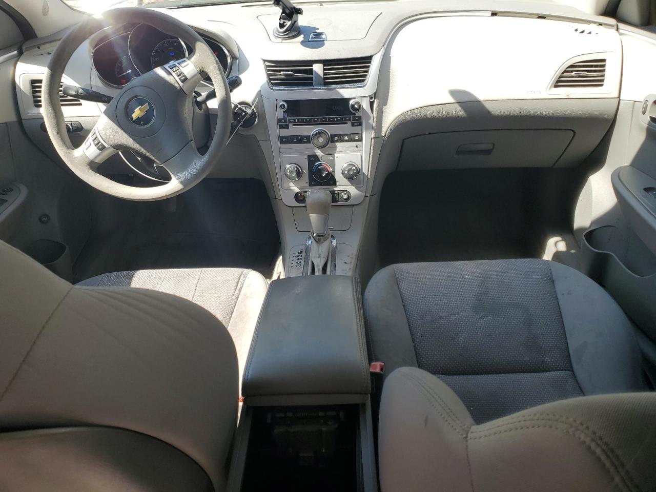 2011 Chevrolet Malibu - Image 8