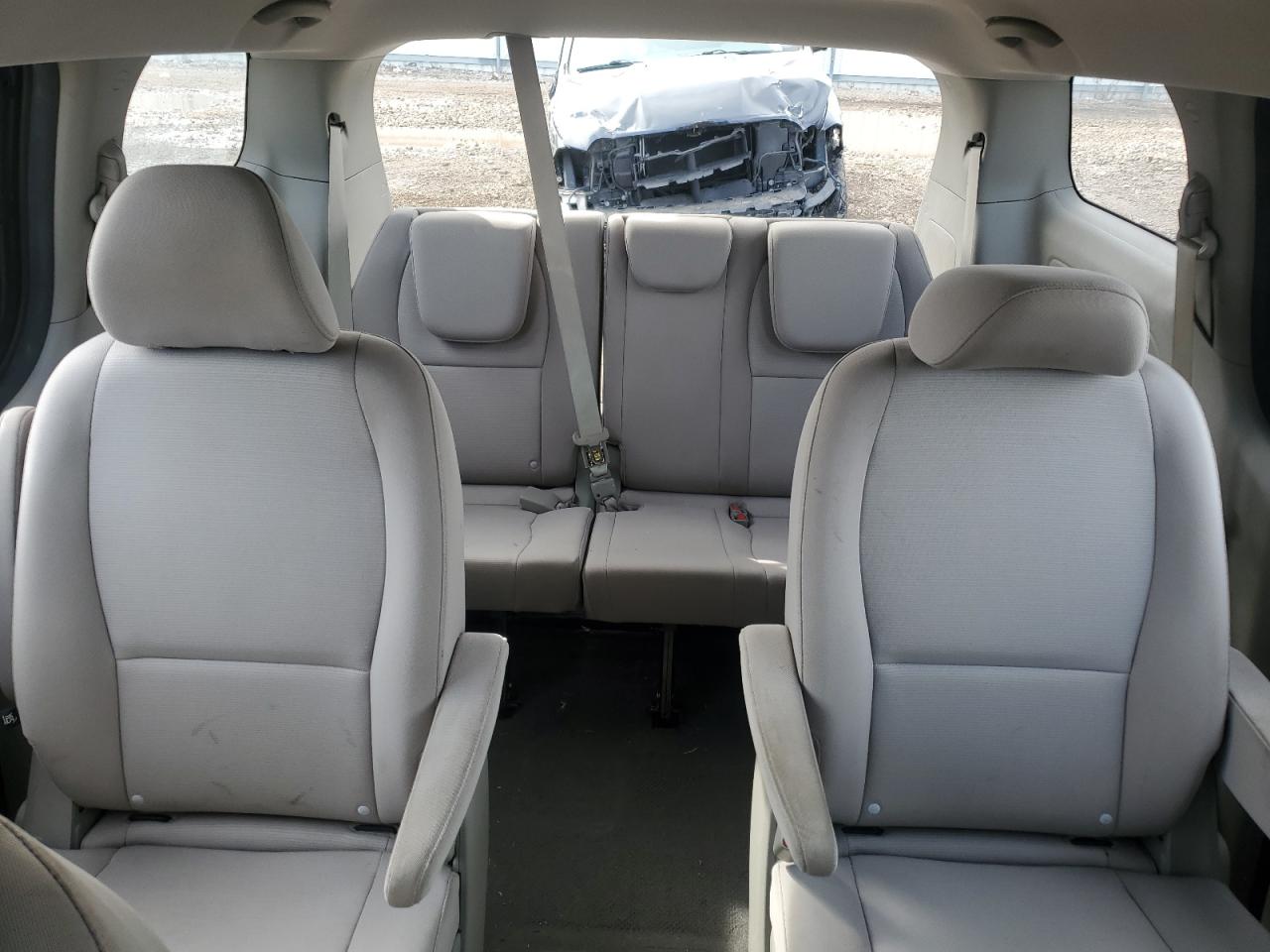 2015 Kia Sedona - Image 10