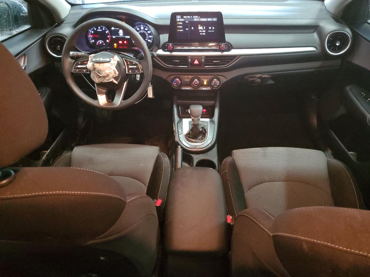 2024 Kia Forte - Image 8