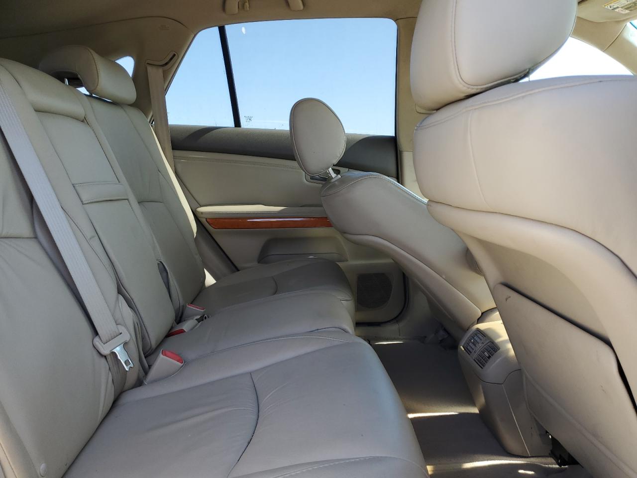 2005 Lexus RX - Image 11