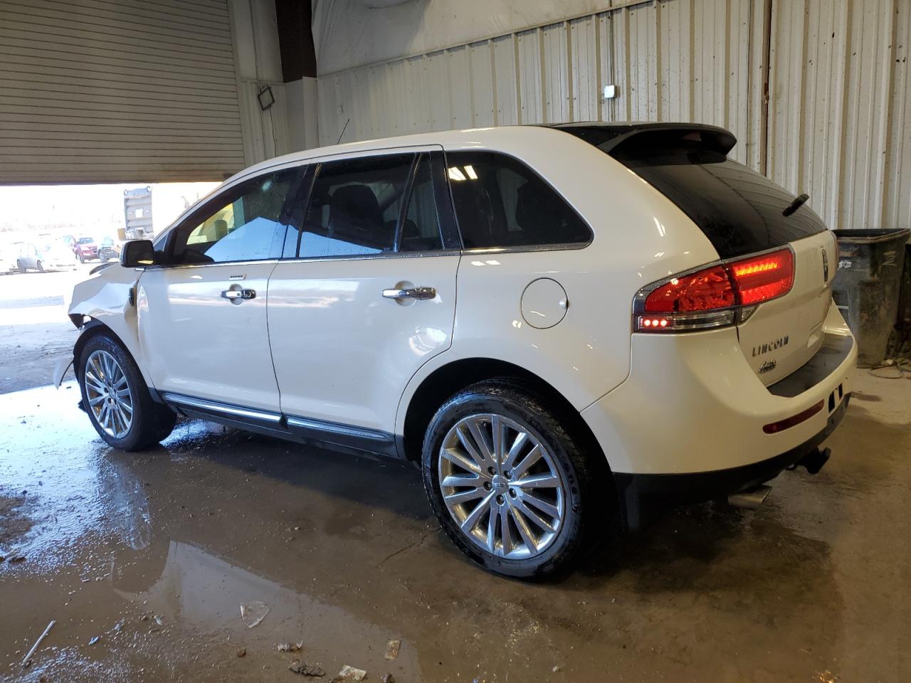 2013 Lincoln MKX - Image 2