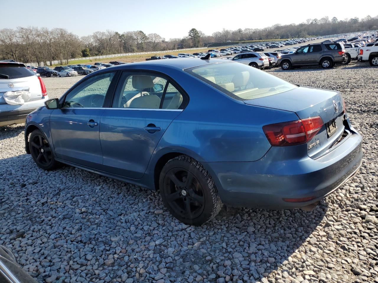 2016 Volkswagen Jetta - Image 2