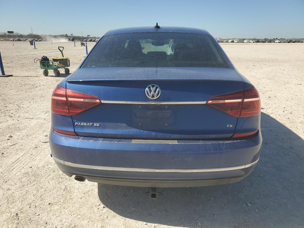 2017 Volkswagen Passat - Image 6
