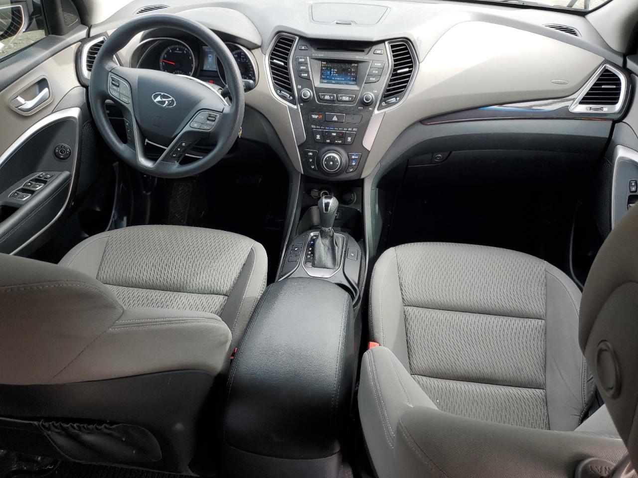 2015 Hyundai Santa Fe - Image 8