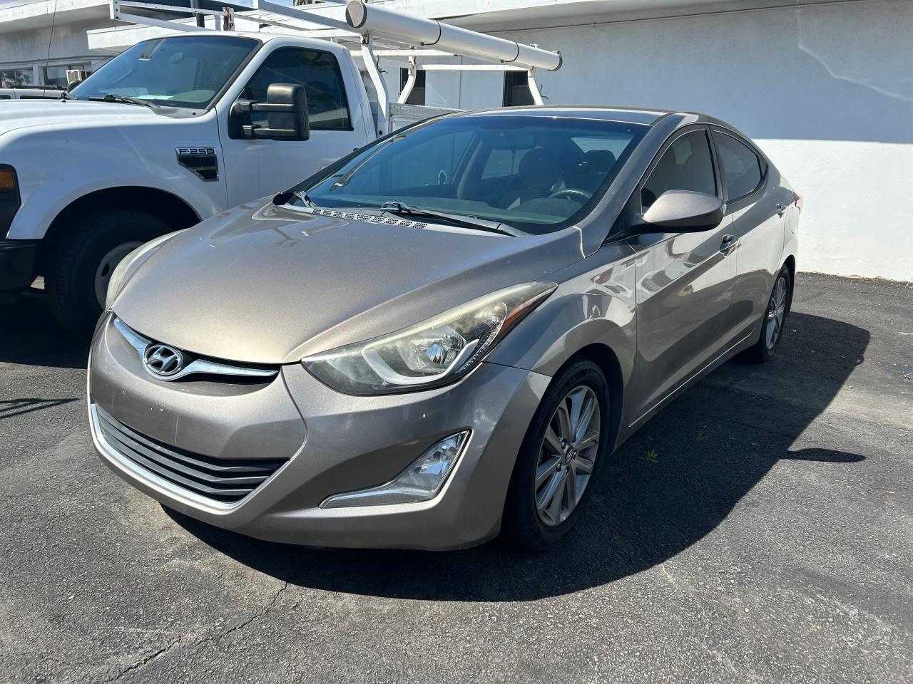 2016 Hyundai Elantra - Image 2