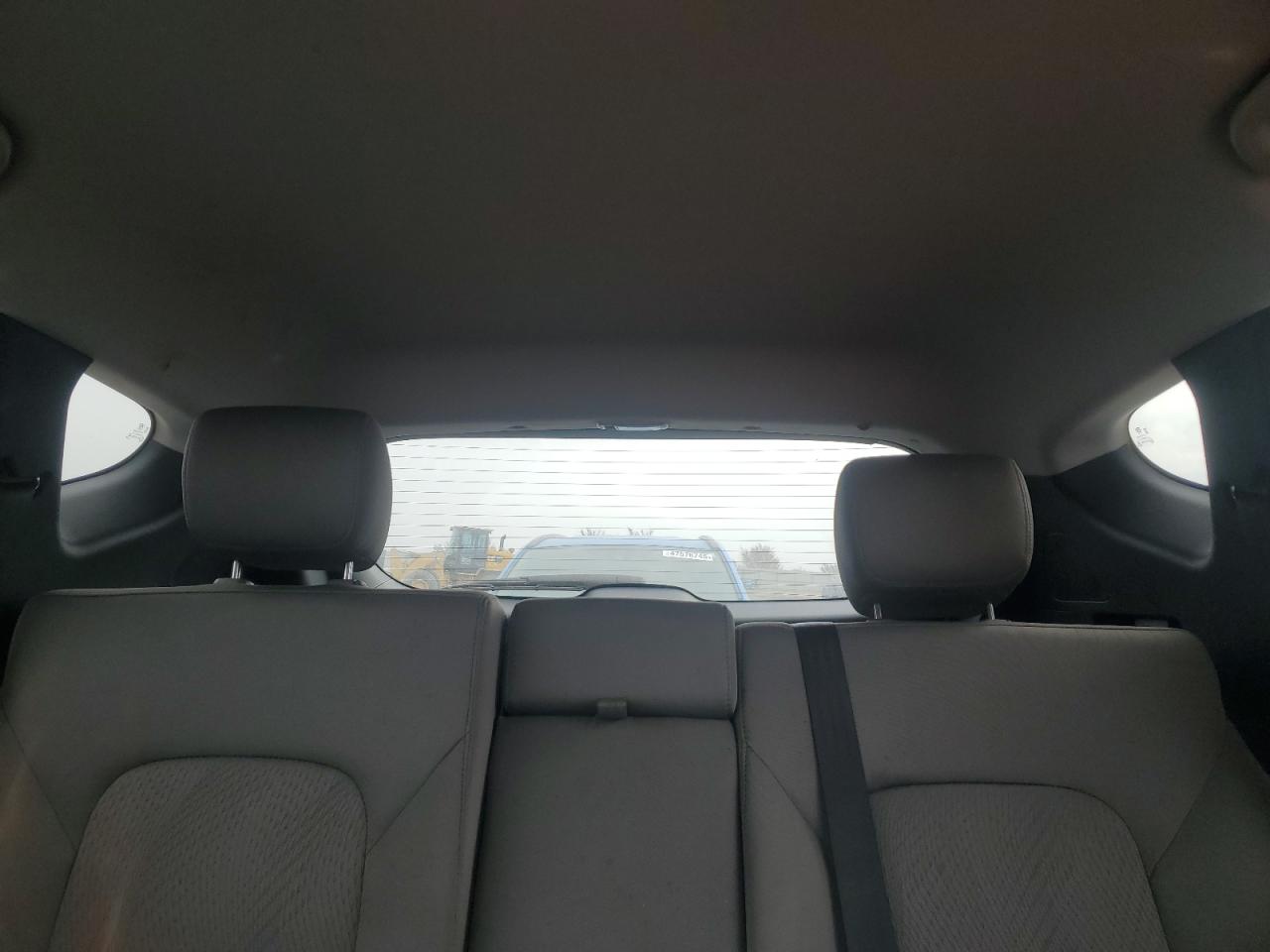 2017 Hyundai Santa Fe - Image 10