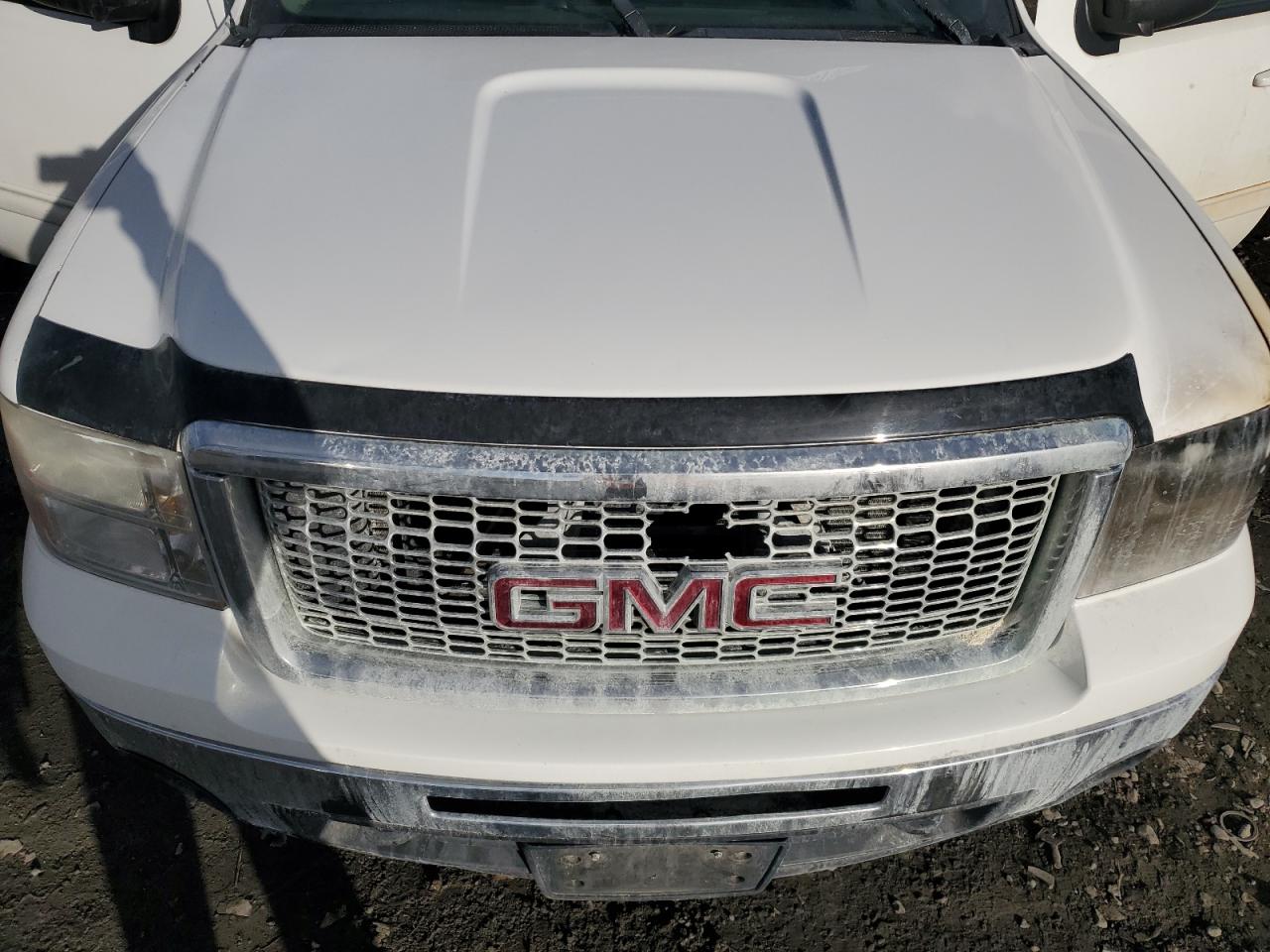 2010 GMC Sierra - Image 11