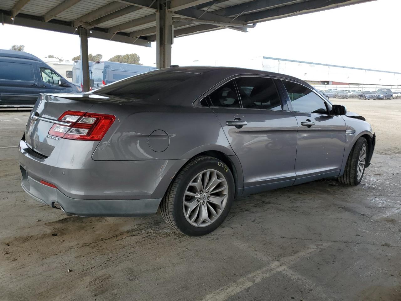 2013 Ford Taurus - Image 3