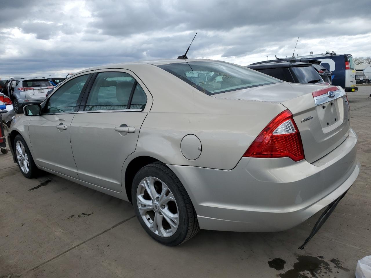 2010 Ford Fusion - Image 2