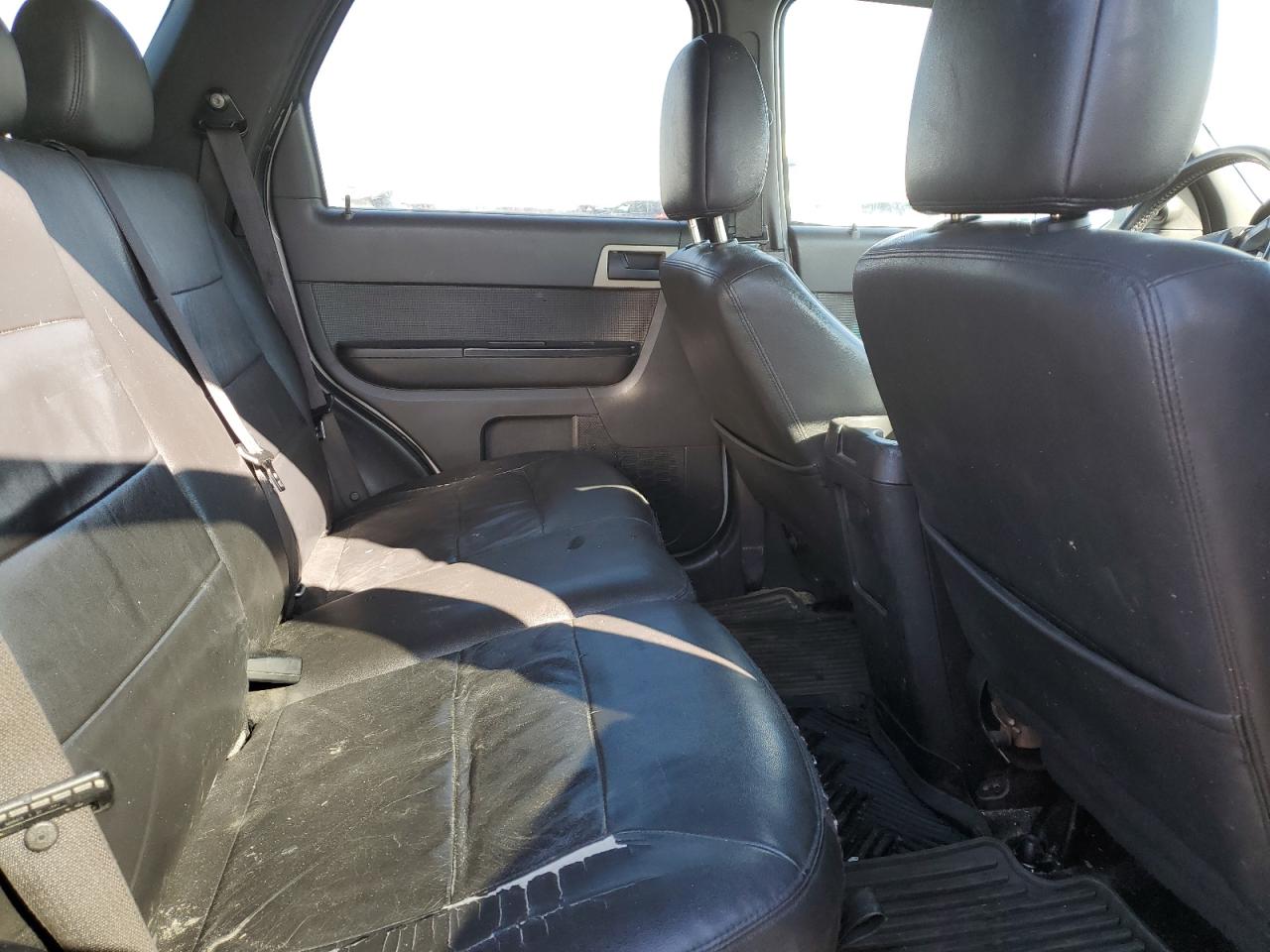 2011 Ford Escape - Image 11