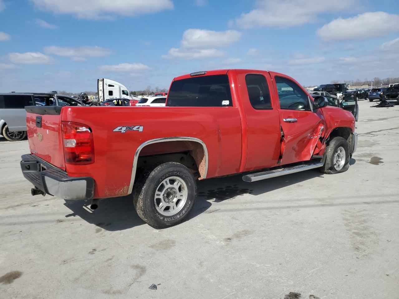 2013 Chevrolet Silverado - Image 3