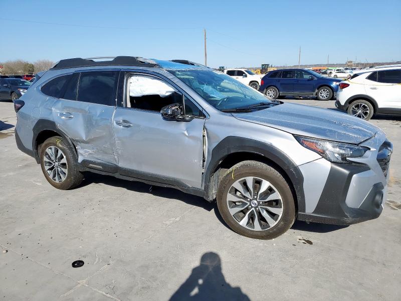  SUBARU OUTBACK 2024 Srebrny