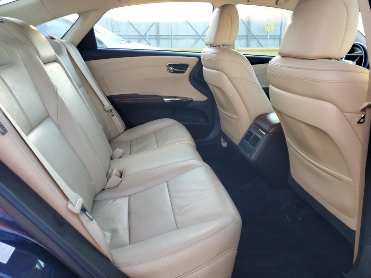 2014 Toyota Avalon - Image 10