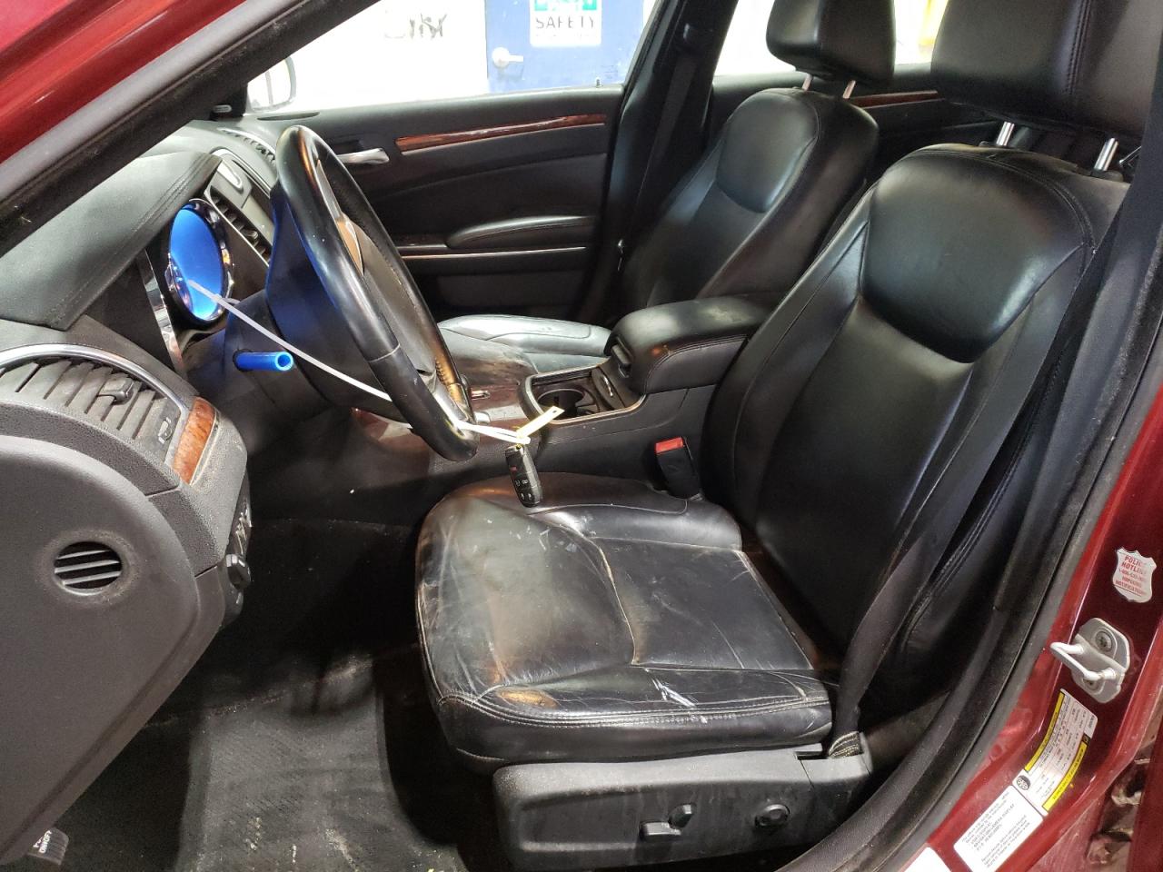 2012 Chrysler 300 - Image 7