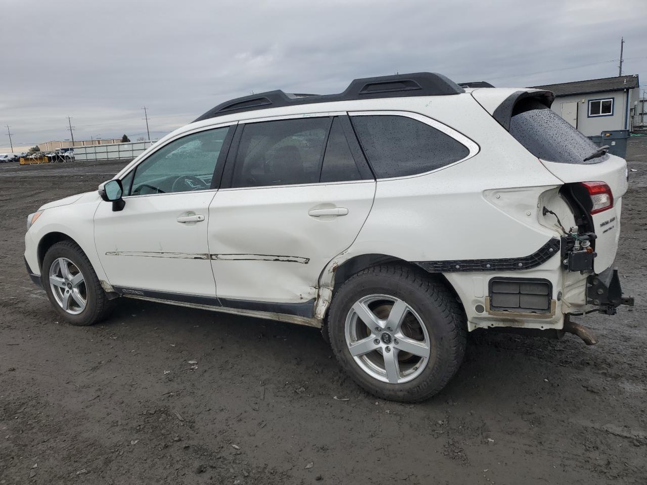 2015 Subaru Outback - Image 2