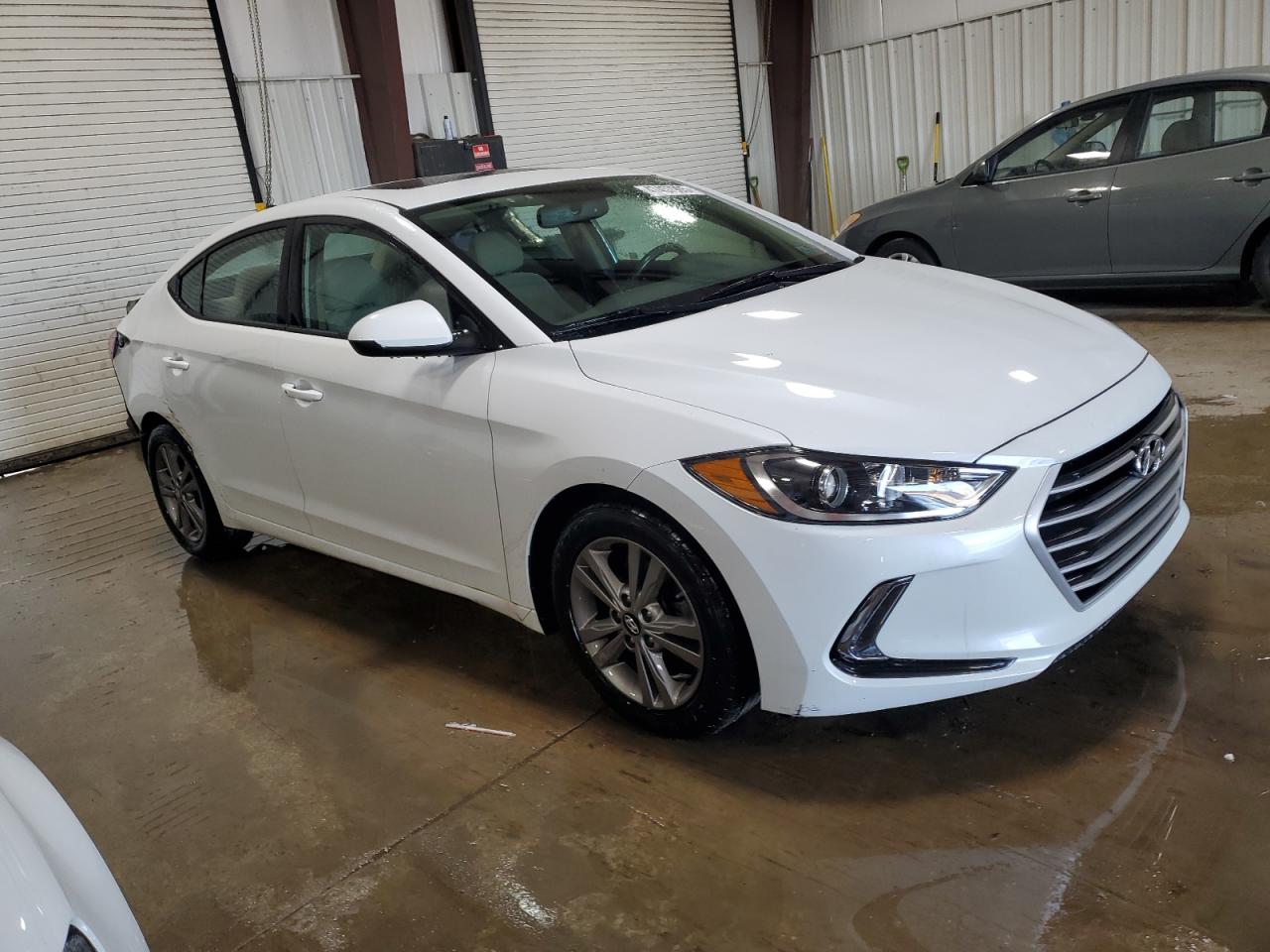 2017 Hyundai Elantra - Image 4