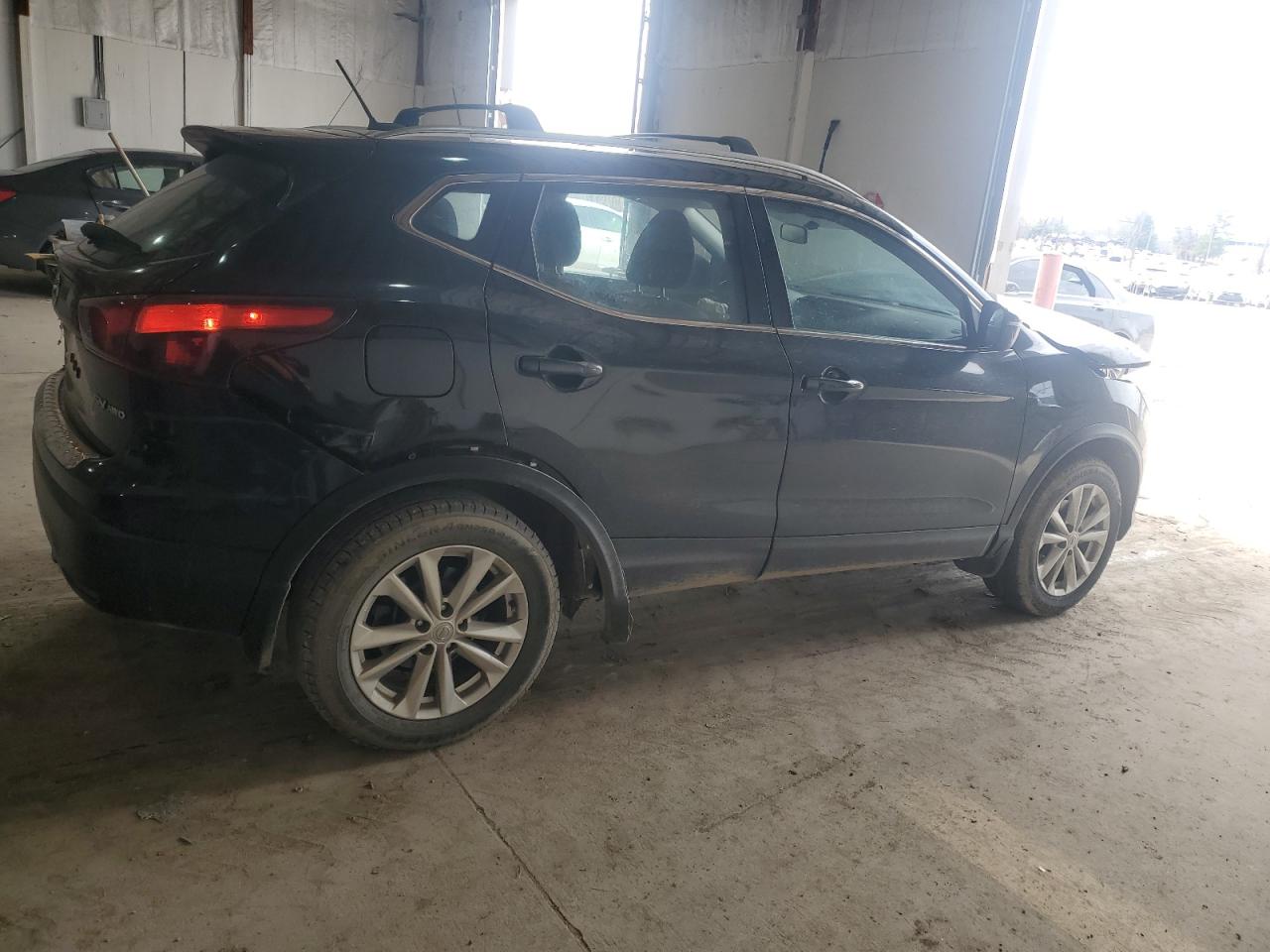 JN1BJ1CR8JW291130 NISSAN ROGUE 2018